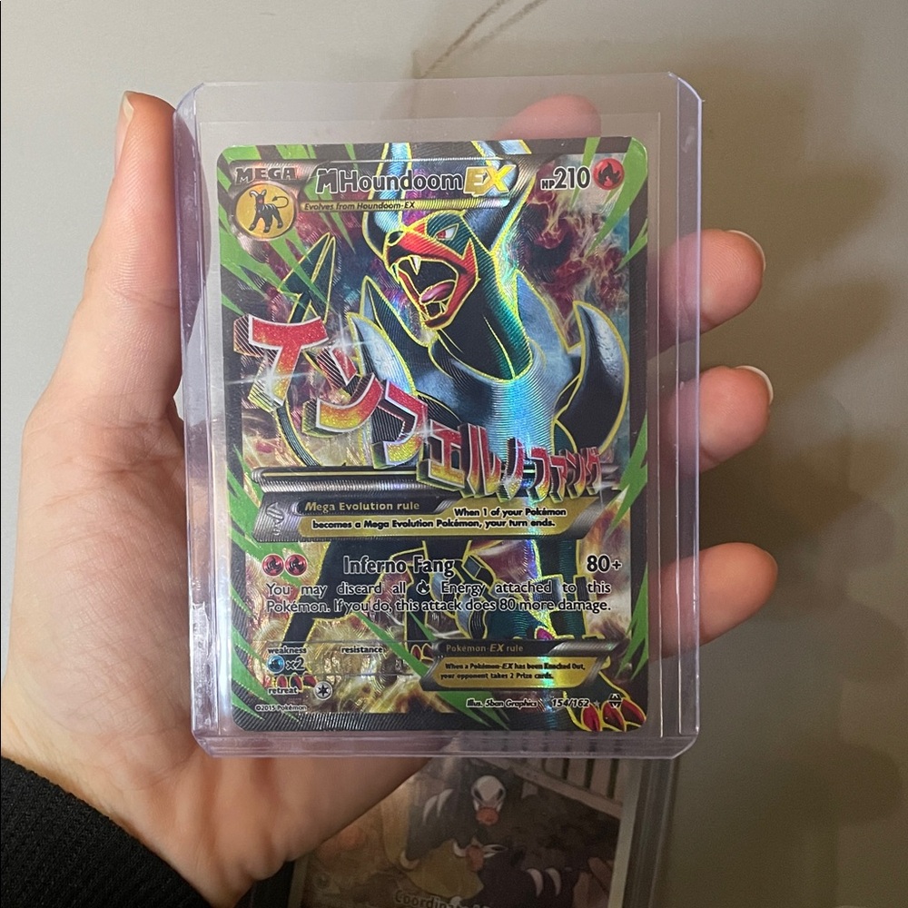 Mega Houndoom EX Pokémon Card